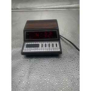 Vintage Retro Wood Grain Miniature Spartus Alarm‎ Clock Hong Kong Red LED
